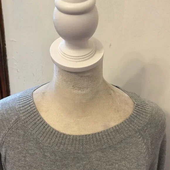 Rebecca Minkoff cotton long sleeve gray “heartbreaker” sweater Size XS EUC - Picture 3 of 10